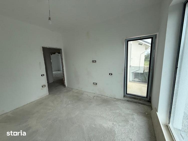 Casă cu 4 camere cu Teren 250 Mp în Ghencea