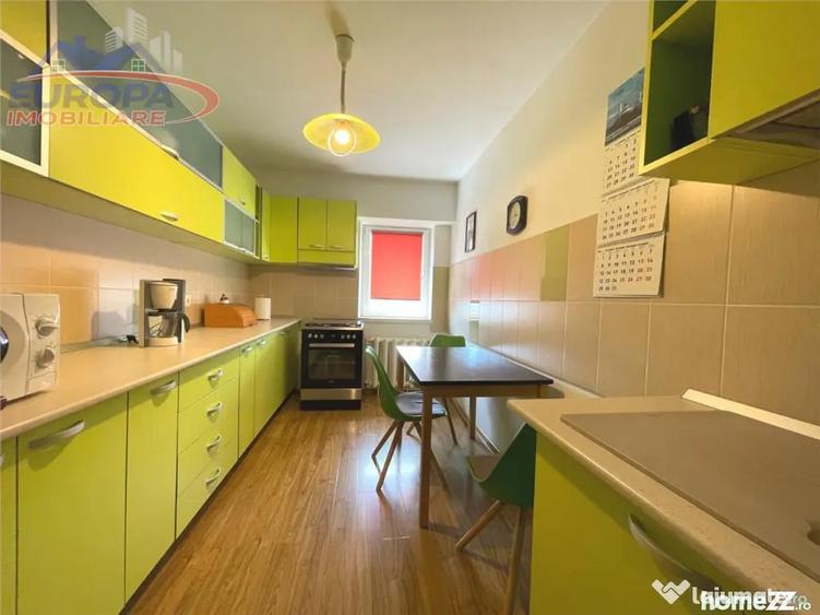 Apartament cu 2 camere decomandat în E3