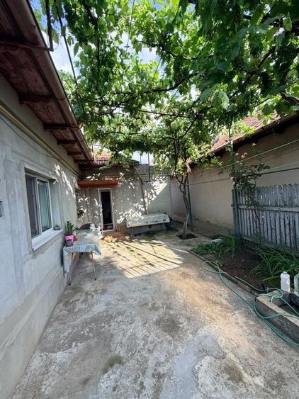 Casă cu 3 camere în Brătianu