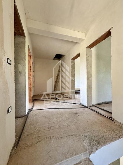 Duplex cu 4 camere cu Canalizare în Calea Urseni