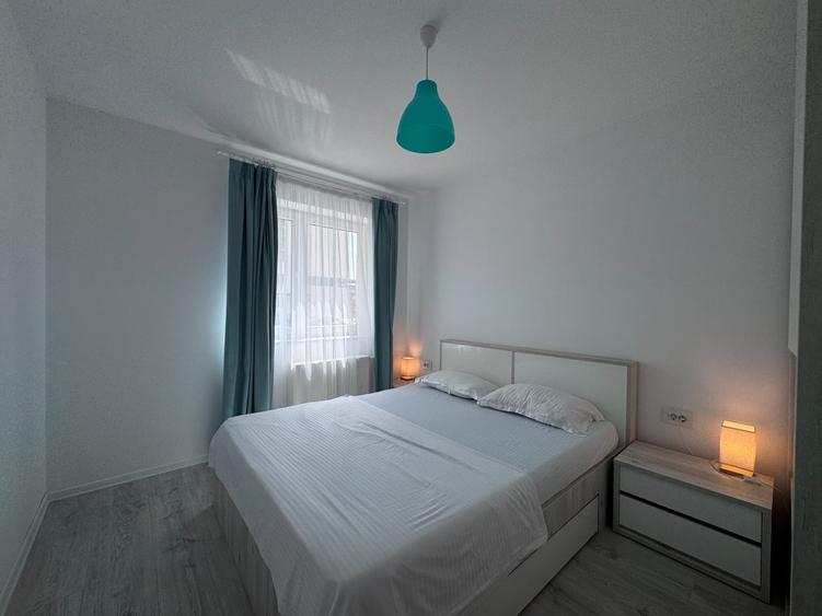 Apartament cu 2 camere decomandat, mobilat în Tractorul
