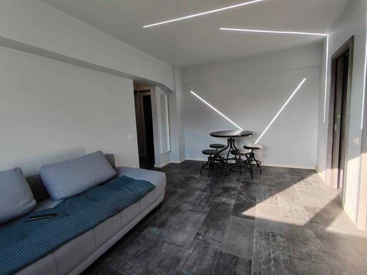 Apartament cu 2 camere semidecomandat, mobilat în Kogălniceanu