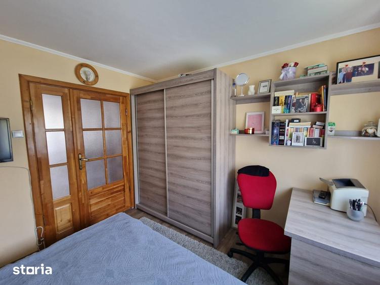 Apartament cu 3 camere decomandat în Rogerius