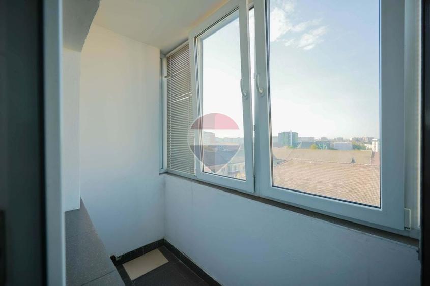 Apartament cu 3 camere decomandat în Rogerius