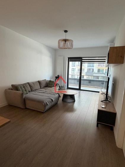 Apartament cu 2 camere semidecomandat, mobilat în Baza 3