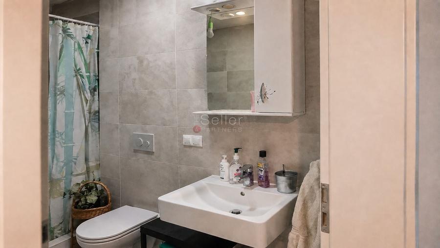 Apartament cu 2 camere decomandat în Tractorul