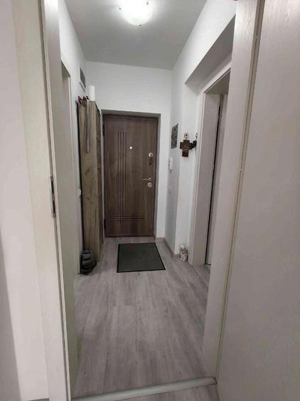 Apartament cu 2 camere semidecomandat în Titan