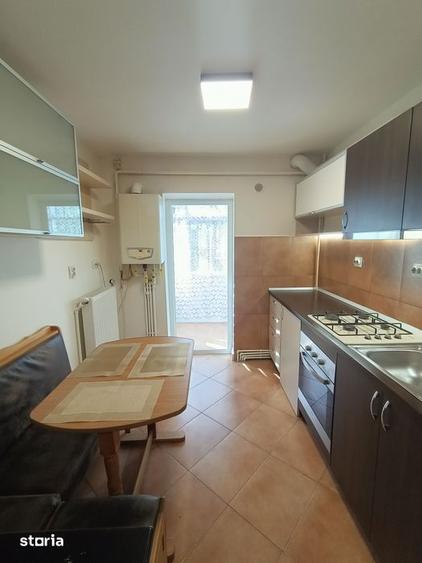 Apartament cu 2 camere decomandat, mobilat în Podu Roș