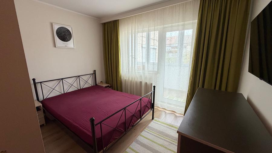 Apartament cu 3 camere decomandat în Central