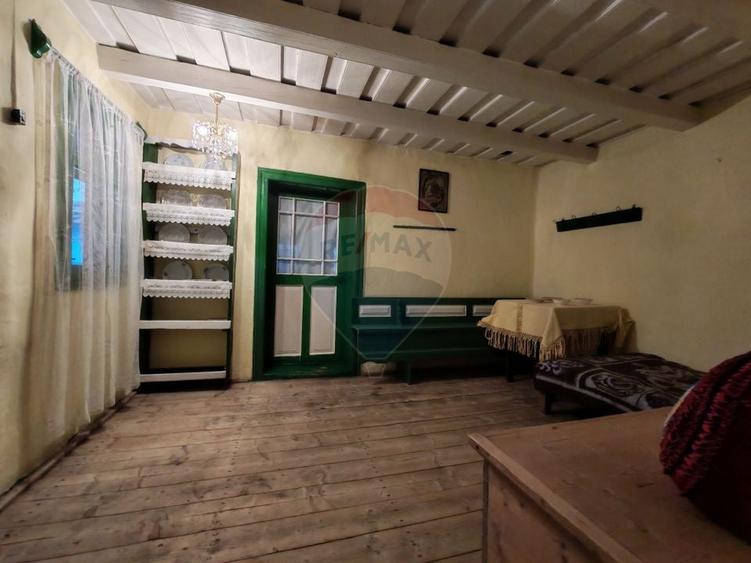 Casă cu 3 camere cu Teren 767 Mp în Poiana Sibiului