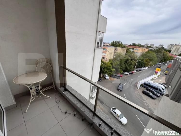 Apartament cu 2 camere decomandat în Rovine