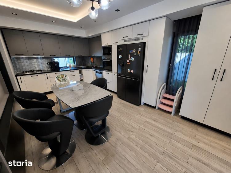 Casă cu 4 camere cu Teren 405 Mp în Roșu