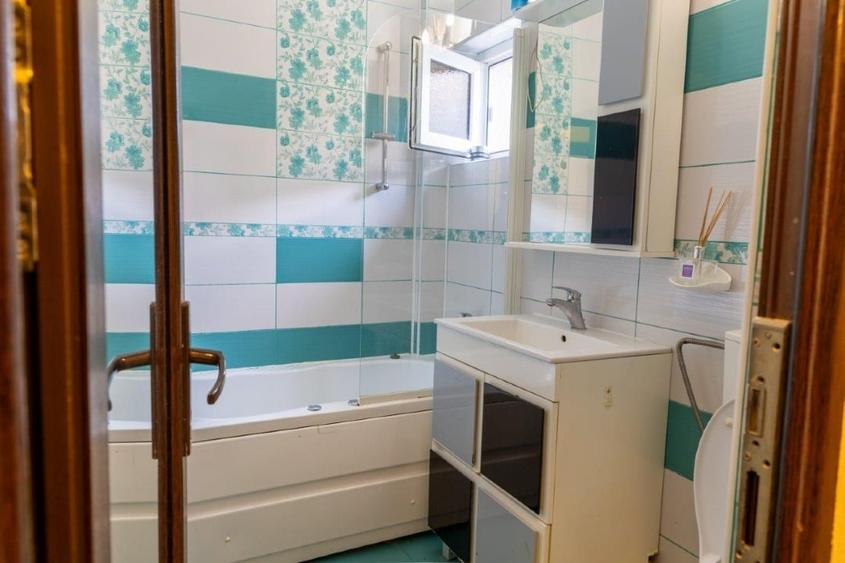 Apartament cu 3 camere, mobilat în Central