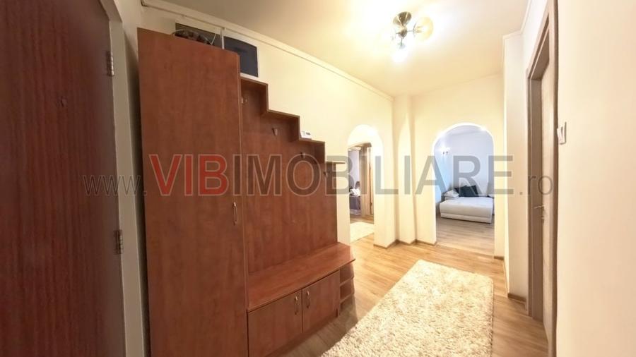 Apartament cu 2 camere semidecomandat, mobilat în Tractorul