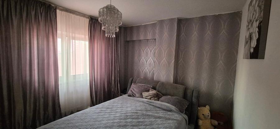 Apartament cu 2 camere decomandat în Republicii