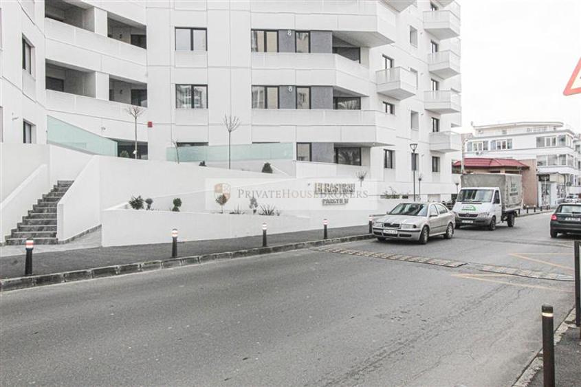 Apartament cu 2 camere semidecomandat, mobilat în Aviației