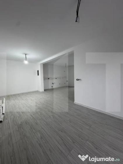 Casă cu 4 camere cu Teren 650 Mp în Peciu Nou