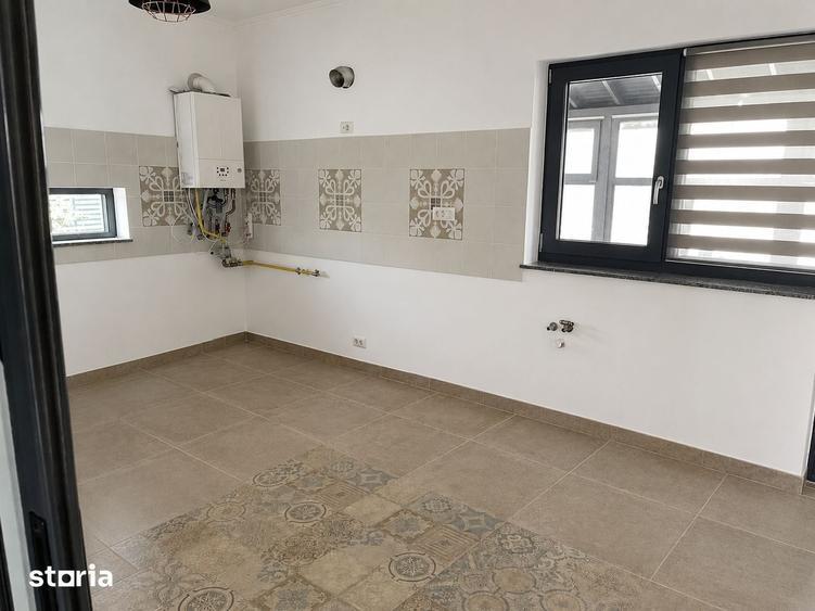 Casă cu 4 camere cu Teren 430 Mp în Exterior Vest