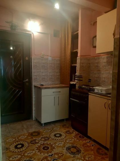 Garsonieră decomandată în Central