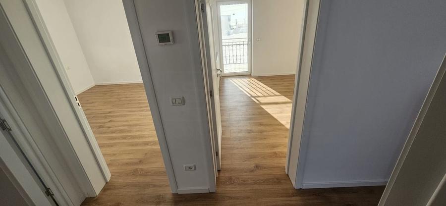 Duplex cu 4 camere cu Canalizare în Ipotești
