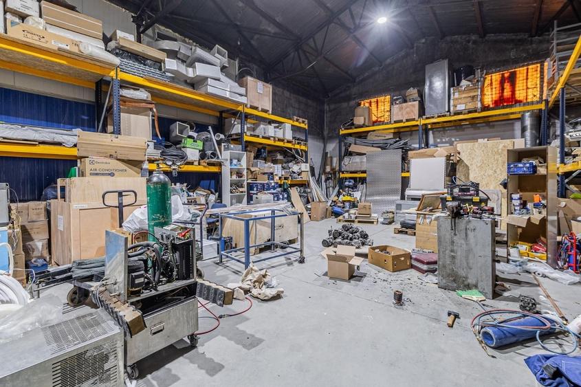 Spațiu industrial, de 1,207.0899658203 mp, în Triaj