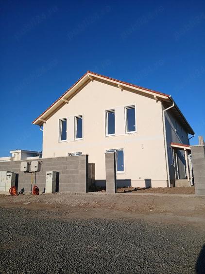 Casă cu 4 camere cu Teren 320 Mp în Șag