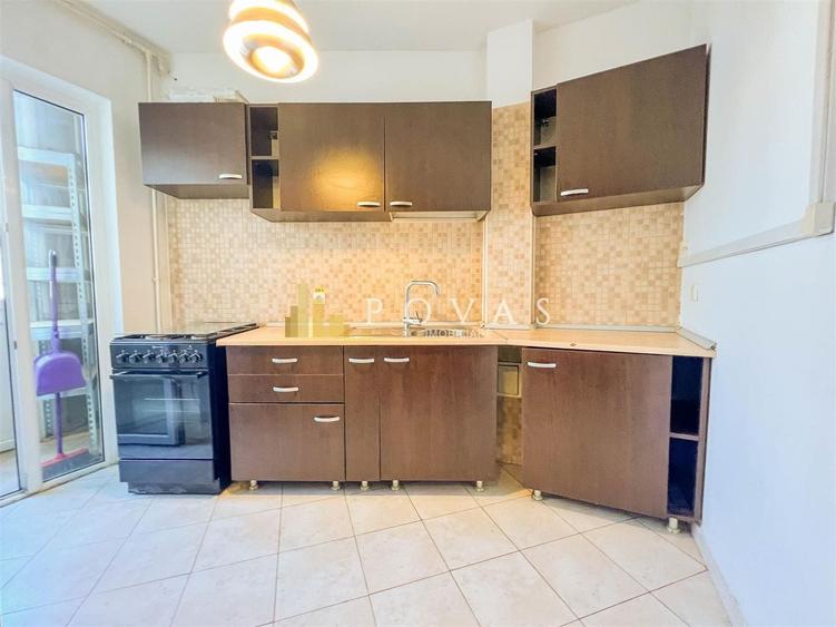 Apartament cu 4 camere decomandat în Universitate