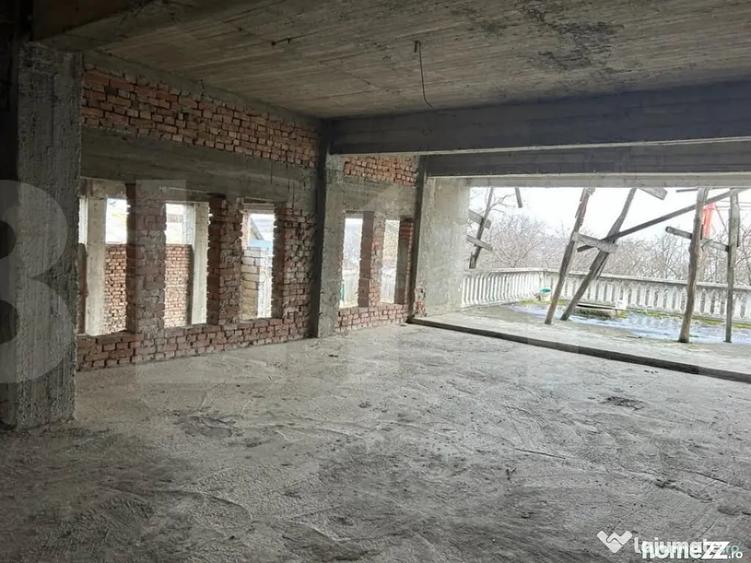 Casă cu 7 camere cu Teren 900 Mp în Dorohoi