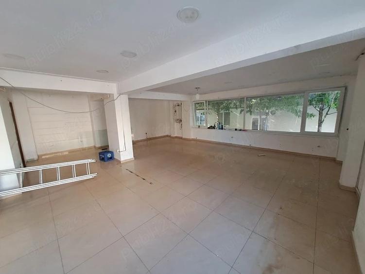 Spațiu comercial, de 80 mp, în Central