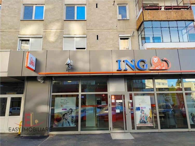Apartament cu 3 camere decomandat în Tudor
