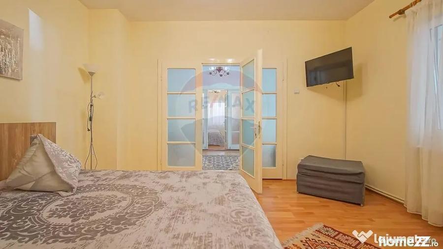 Casă cu 8 camere cu Teren 485 Mp în Central