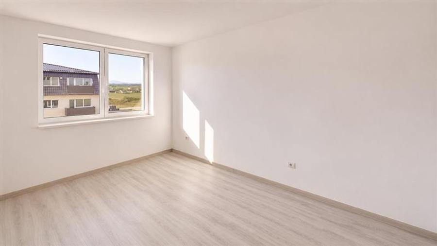 Apartament regim vila, terasa, eficienta termica, parcare, Sanpetru, Brasov - 3