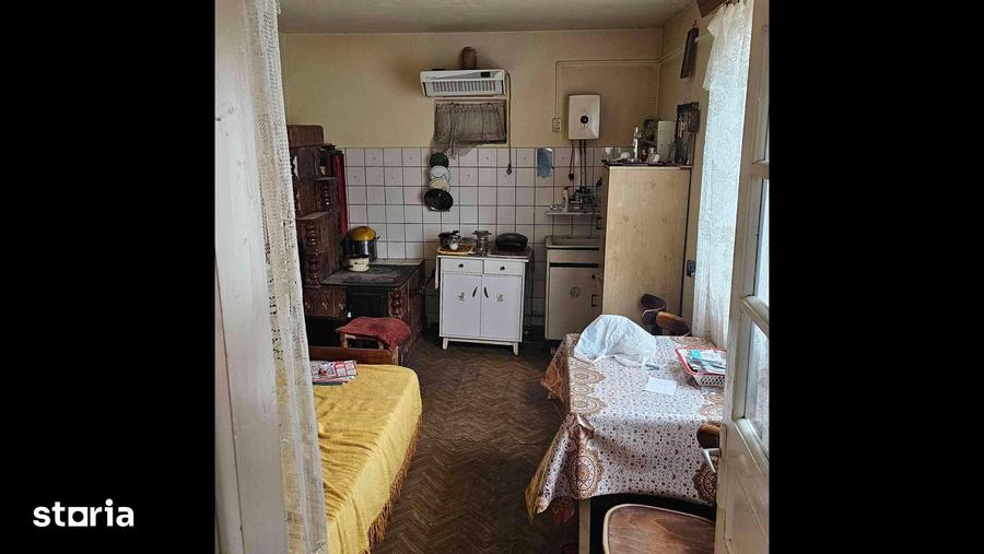 Casă cu 6 camere cu Teren 765 Mp în Central
