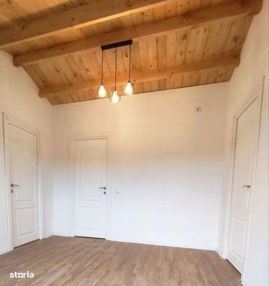 Casă cu 2 camere decomandat în Ruși
