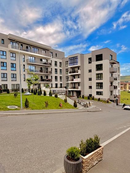 Apartament cu 3 camere decomandat în Florești