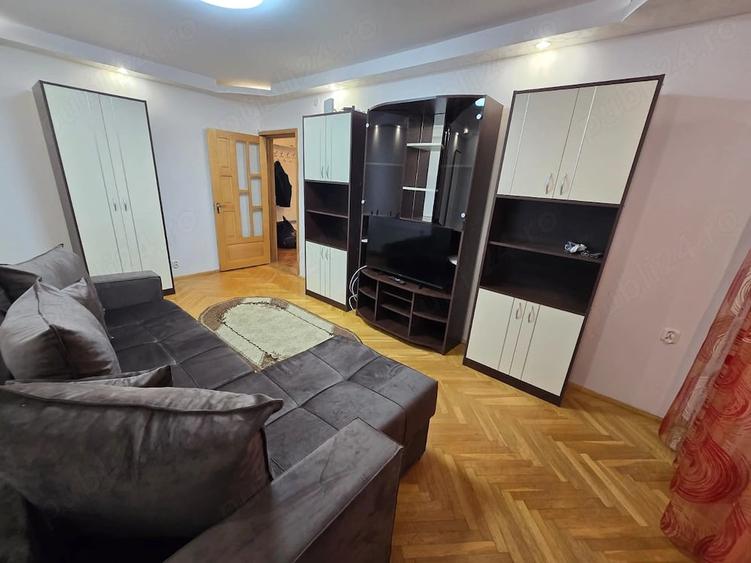 Apartament cu 3 camere decomandat în Păcurari