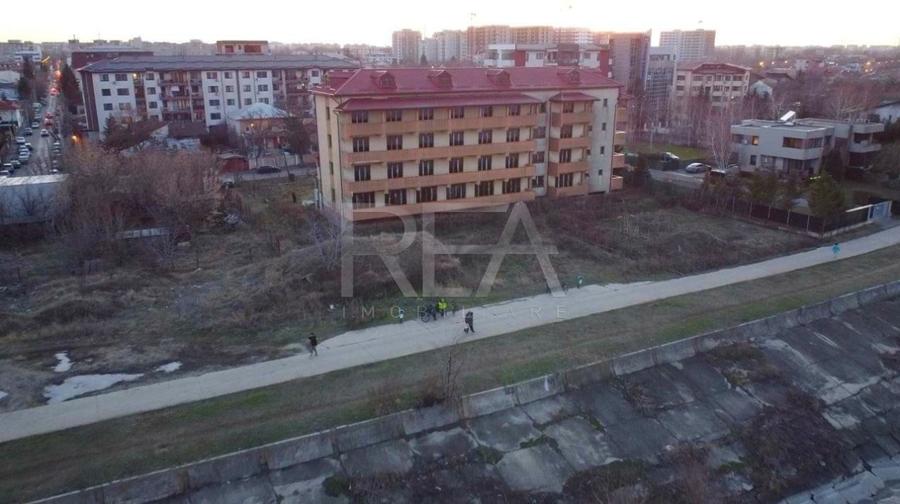 Spațiu comercial, de 1,394.6800537109 mp, în Lacul Morii