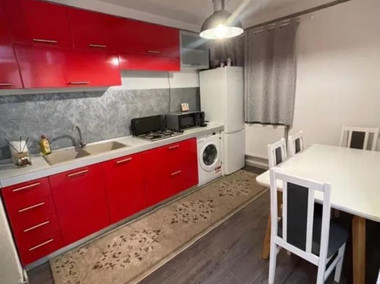 Apartament cu 2 camere semidecomandat în Ostra