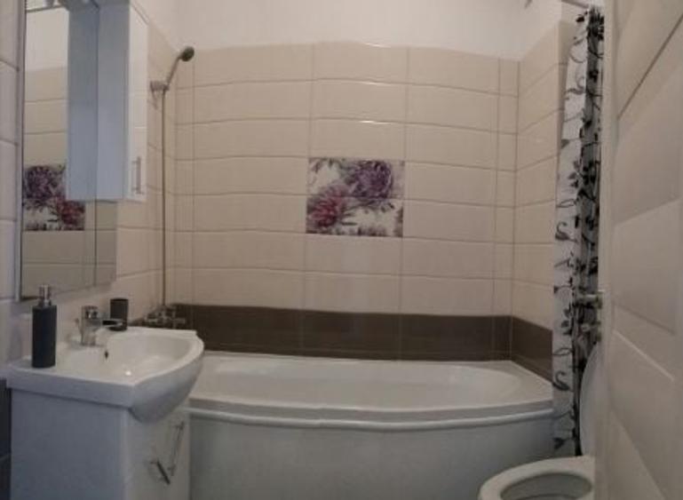 Garsonieră decomandată în Central