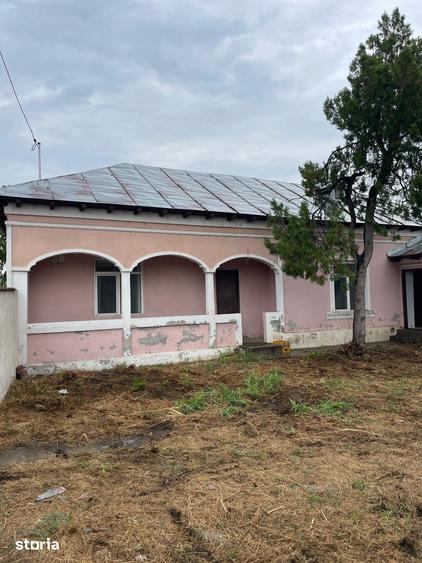 Casă cu 3 camere cu Teren 1346 Mp în Poroschia