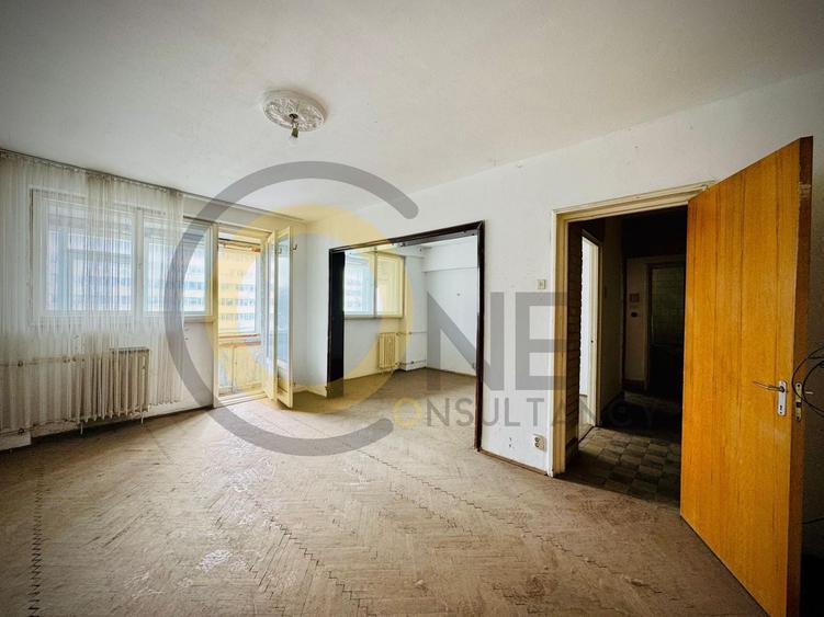 Apartament cu 3 camere semidecomandat în Pantelimon