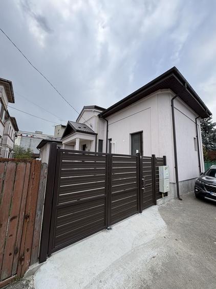 Casă cu 4 camere semidecomandat în Ultracentral