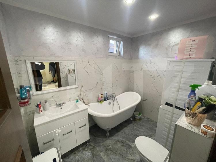Casă individuală cu 4 camere cu Canalizare în Central
