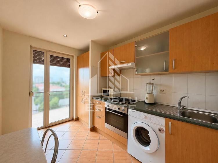 Apartament cu 3 camere decomandat, mobilat în Aradului