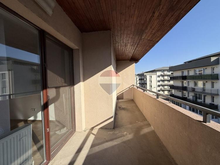Apartament cu 3 camere semidecomandat, mobilat în Florești