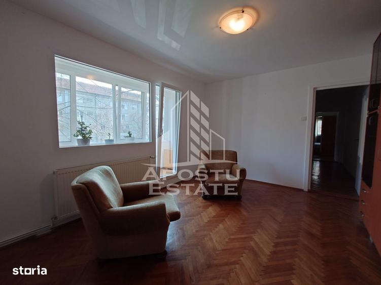 Apartament cu 3 camere, mobilat în Circumvalațiunii