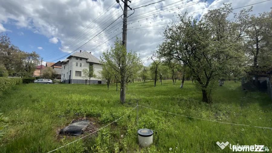Casă cu 3 camere cu Teren 2200 Mp în Central