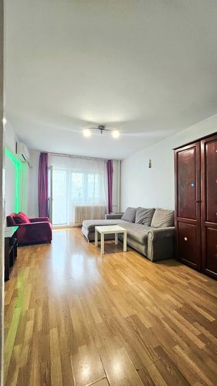 Apartament cu 2 camere semidecomandat în Berceni