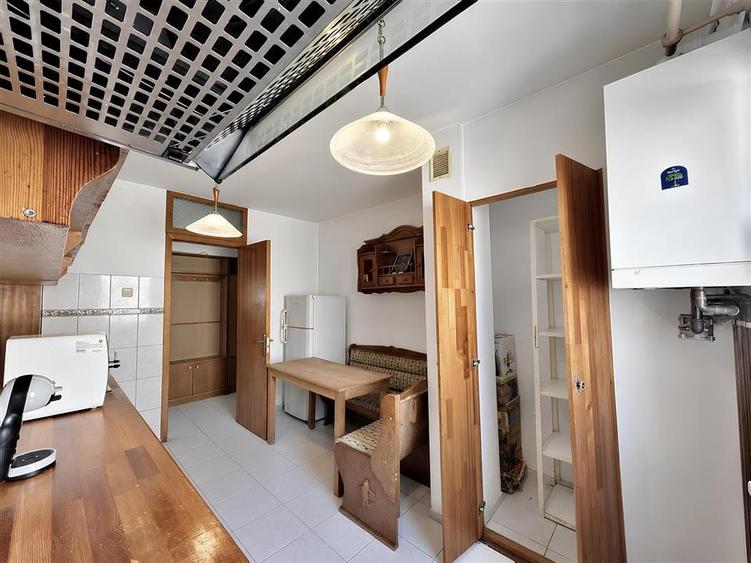 Apartament cu 4 camere decomandat în Tractorul