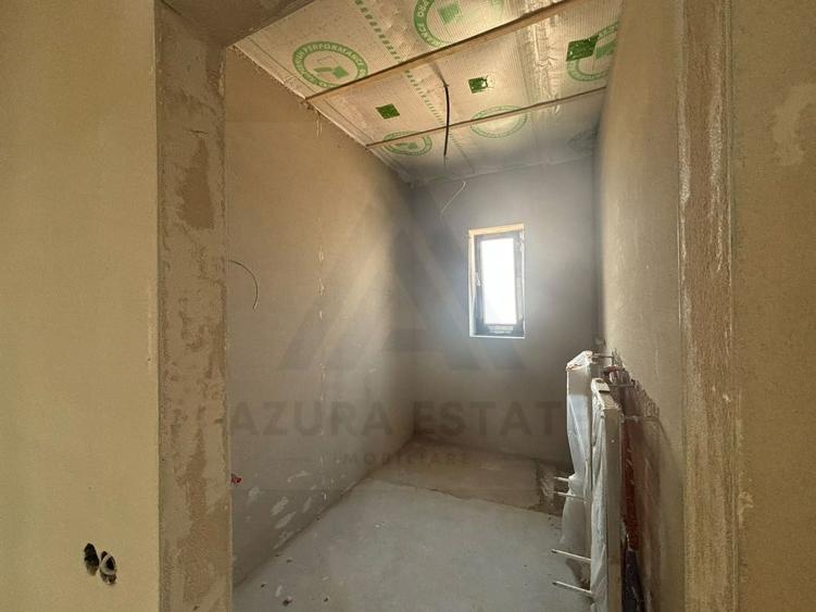 Casă individuală cu 4 camere cu Canalizare în Cristian